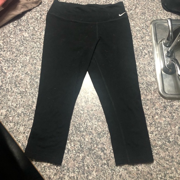 Nike dri fit gym crops - Picture 1 of 2